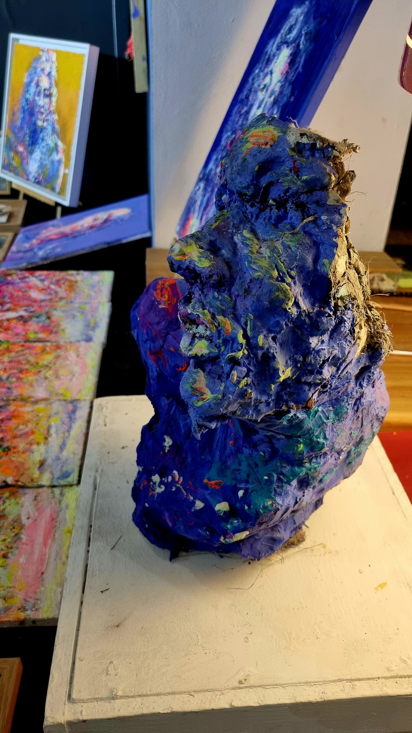 Team building sculpture