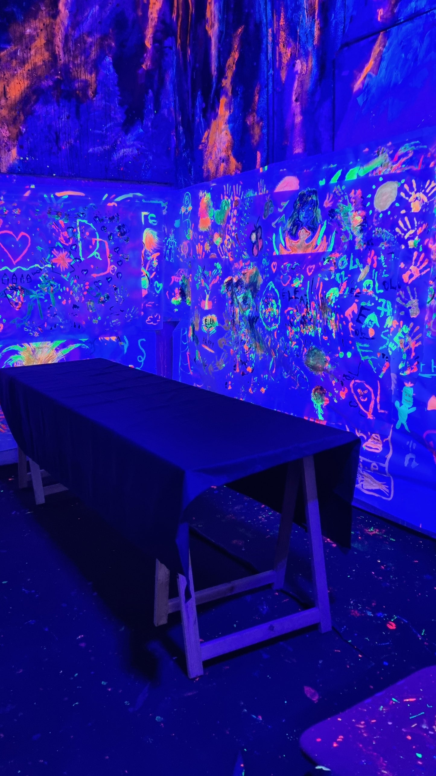 Fluorescent Drawing and Painting Workshop