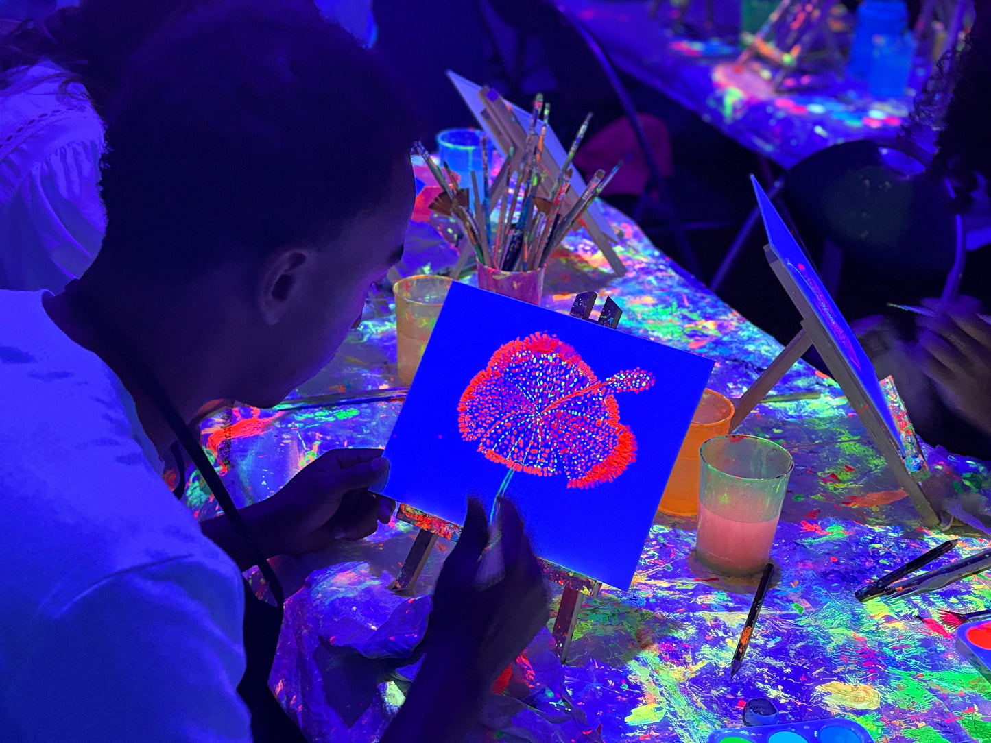 Atelier Dark light Painting - Peinture Fluo