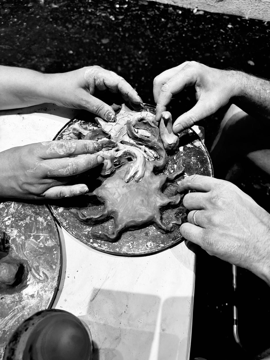 4-handed sculpture workshop in the dark in Lyon (69)